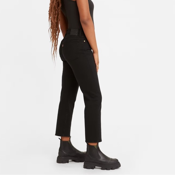 Levi’s Wedgie Straight Jeans - marked 28, fit like 24-25 - Picture 3 of 7